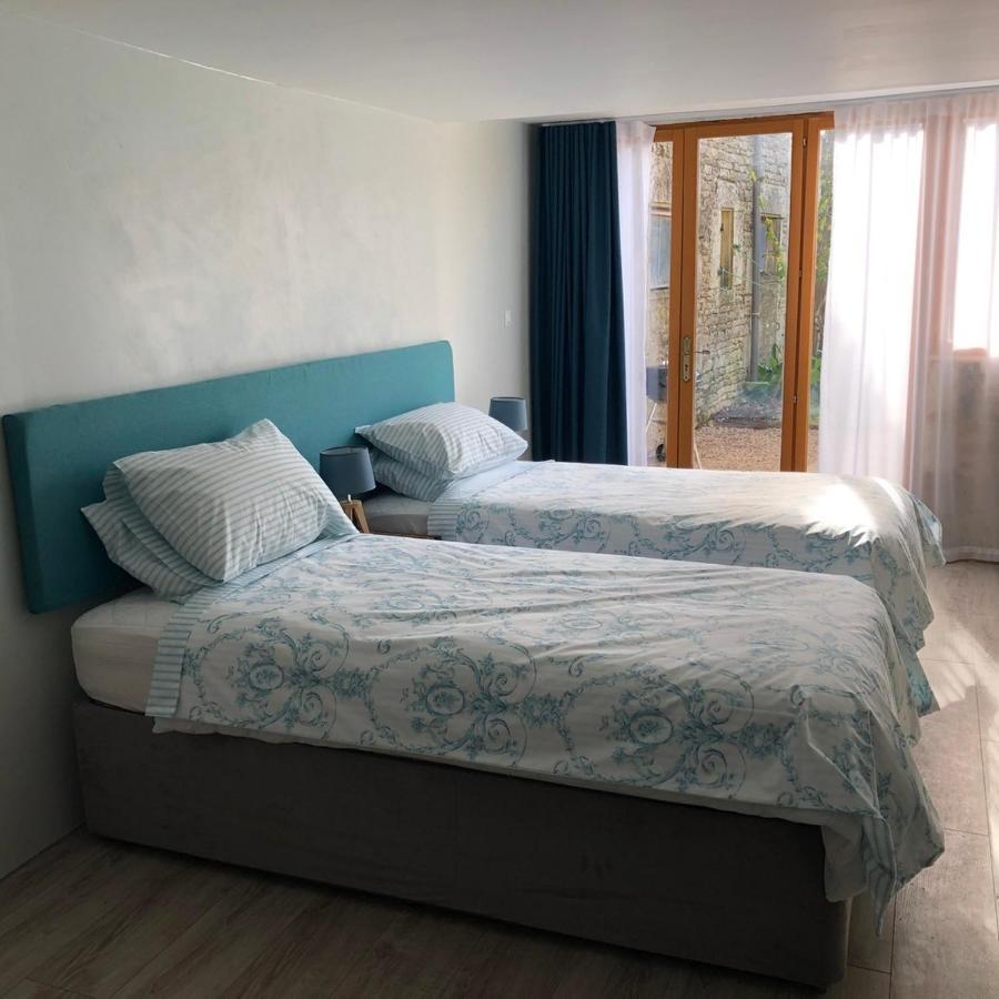 Blacksmiths Apartment In Blanzay - 1 Bed Extérieur photo